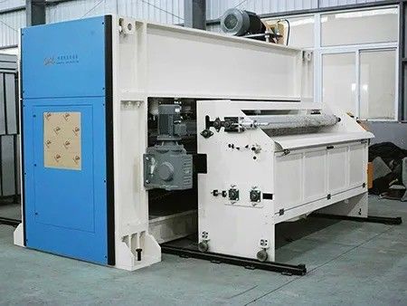 5m/Min 2000mm ~ 4500mm iğne delme makineleri Otomatik temizlik Velour iğne dokuma makinesi