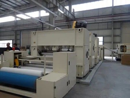 800gm iğne delme üretim hattı Dikişsiz Hava Filtrasyon Medyası Filtresi